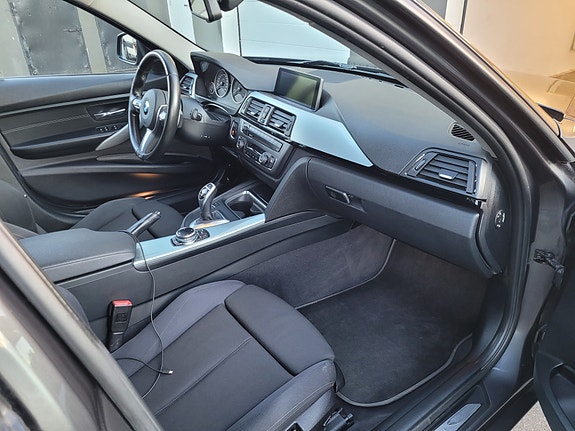 BMW 320d 5 of 5