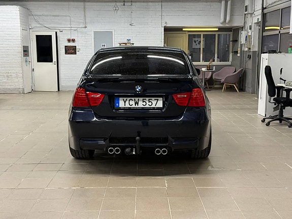 BMW 318d 4 of 10