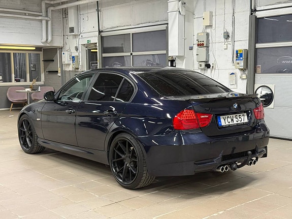 BMW 318d 3 of 10