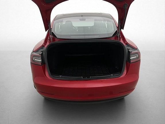 Tesla Model 3 24 of 30