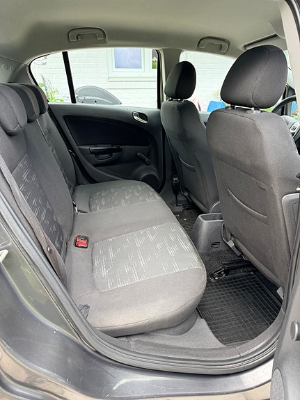 Opel Corsa 8 of 12