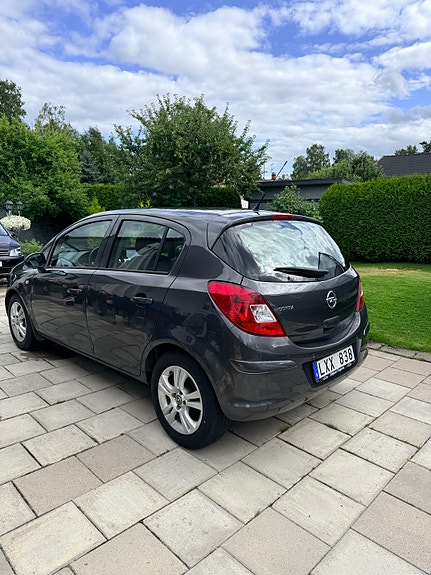 Opel Corsa 2 of 5