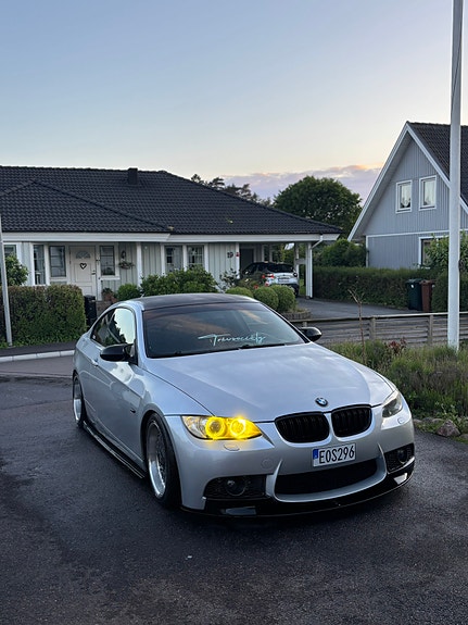 BMW 320d 2 of 7