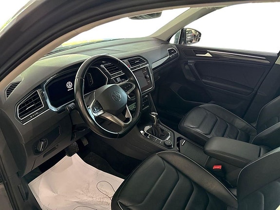 Volkswagen Tiguan 6 of 12