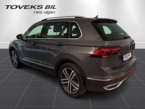 Volkswagen Tiguan 3 of 5