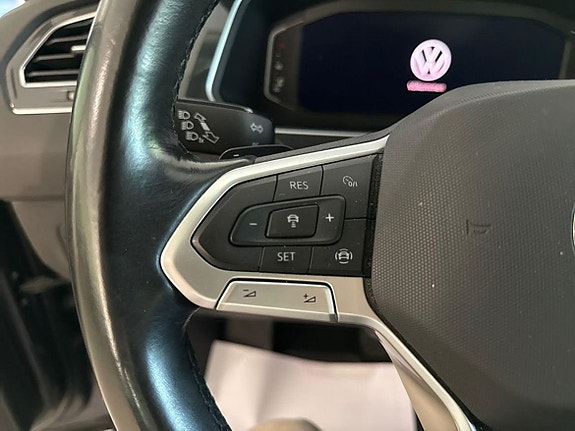 Volkswagen Tiguan 9 of 12