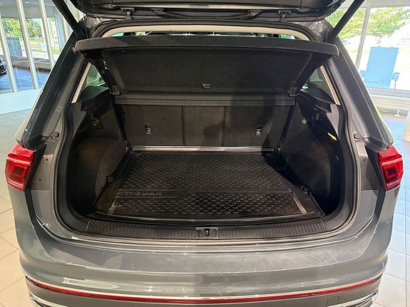 Volkswagen Tiguan 12 of 12