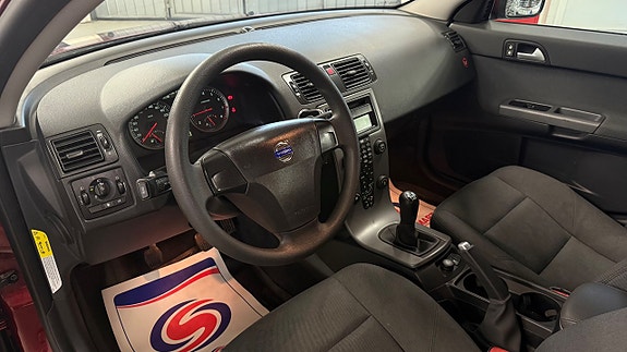 Volvo S40 11 of 19