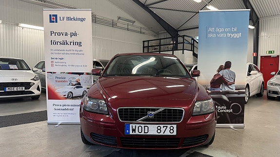 Volvo S40 3 of 5