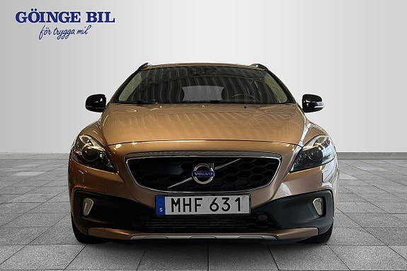 Volvo V40 Cross Country 3 of 5