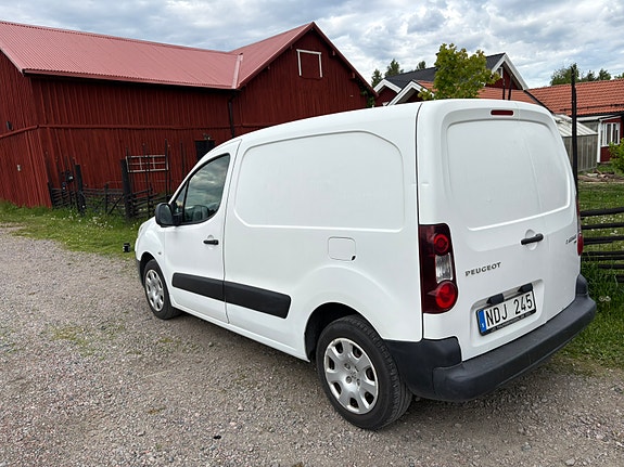 Peugeot Partner 2 of 3