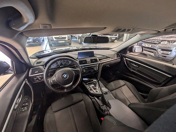 BMW 330e 6 of 9