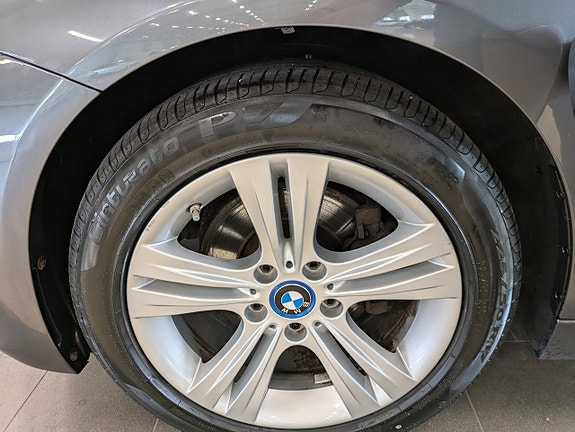 BMW 330e 9 of 9