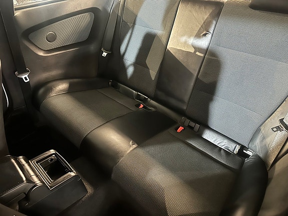 BMW 325Ti 11 of 12