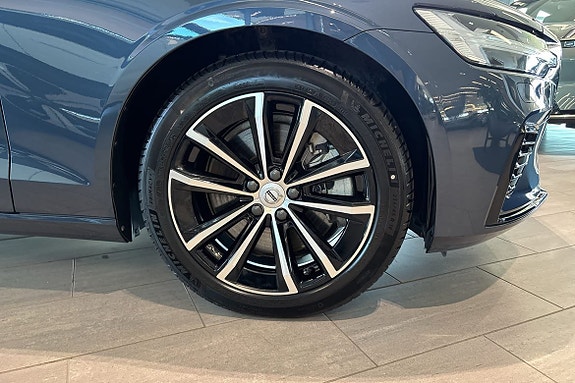 Volvo V60 12 of 18