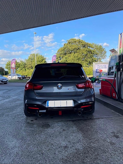 BMW M140i 2 of 5