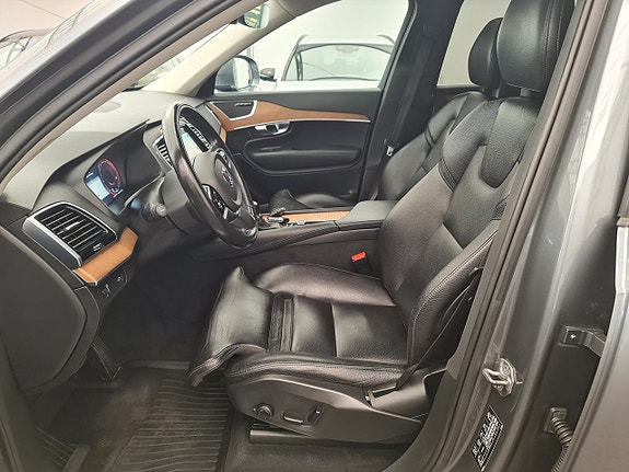 Volvo XC90 19 of 24