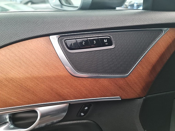 Volvo XC90 21 of 24