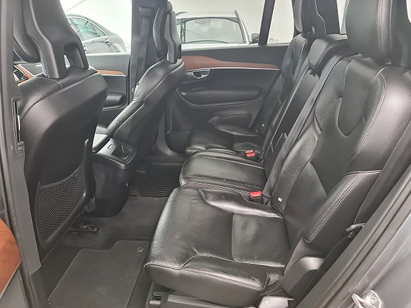 Volvo XC90 17 of 24