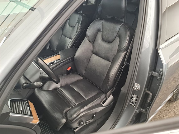 Volvo XC90 20 of 24