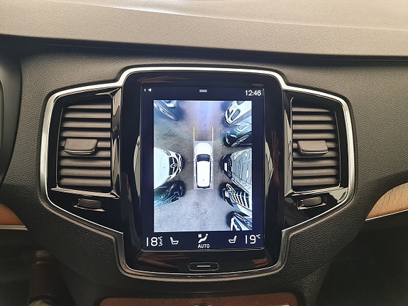 Volvo XC90 4 of 5