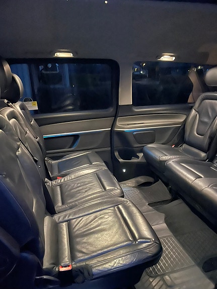 Mercedes-Benz V250 d 3 of 4
