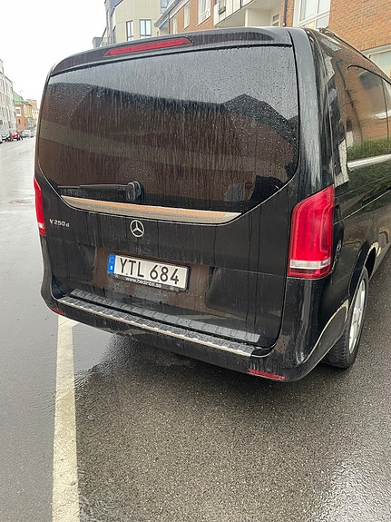 Mercedes-Benz V250 d 4 of 4
