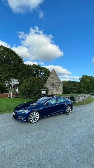 Tesla Model S 5 of 5