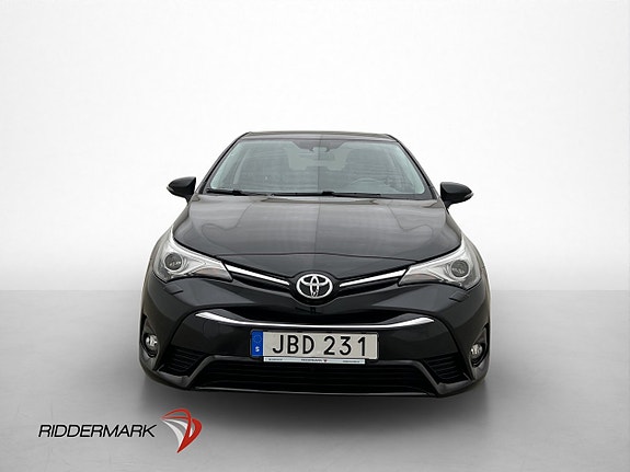 Toyota Avensis 2 of 5