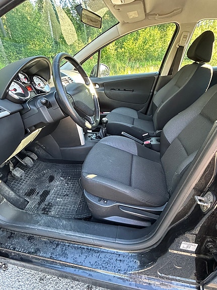 Peugeot 207 8 of 9
