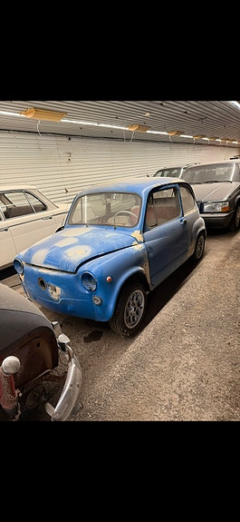 Fiat 600 2 of 5