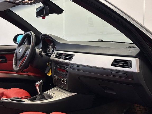 BMW 320i 25 of 26