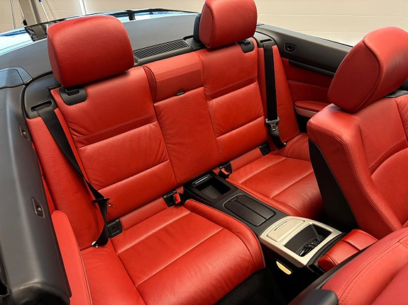 BMW 320i 26 of 26
