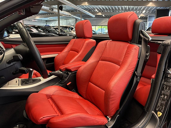 BMW 320i 12 of 26