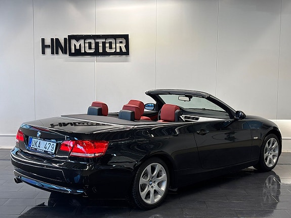 BMW 320i 7 of 26
