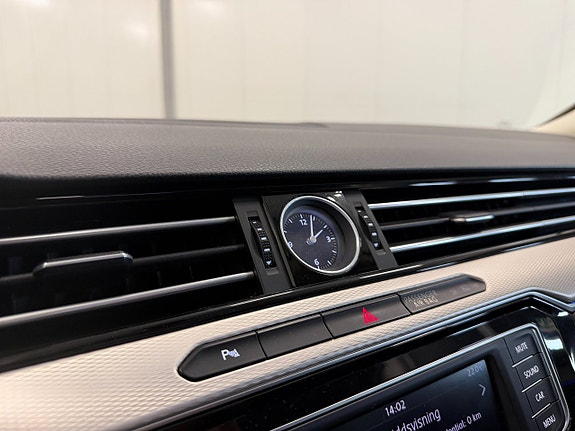 Volkswagen Passat 28 of 30