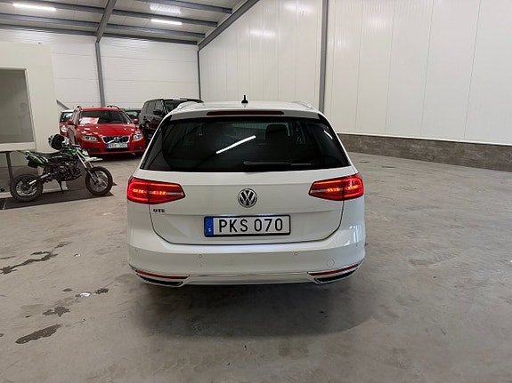 Volkswagen Passat 6 of 30