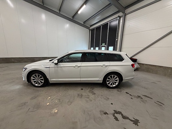 Volkswagen Passat 4 of 5