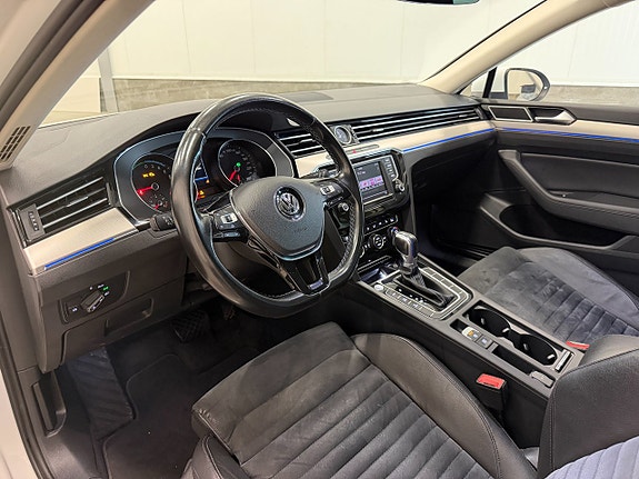 Volkswagen Passat 19 of 30
