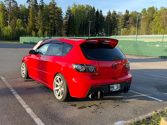 Mazda 3 4 of 5