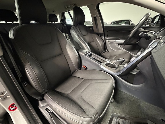 Volvo V60 Cross Country 25 of 27