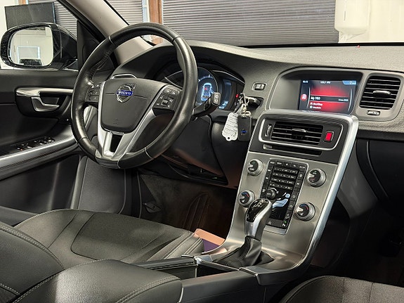 Volvo V60 Cross Country 12 of 27