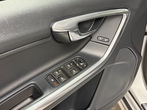 Volvo V60 Cross Country 19 of 27
