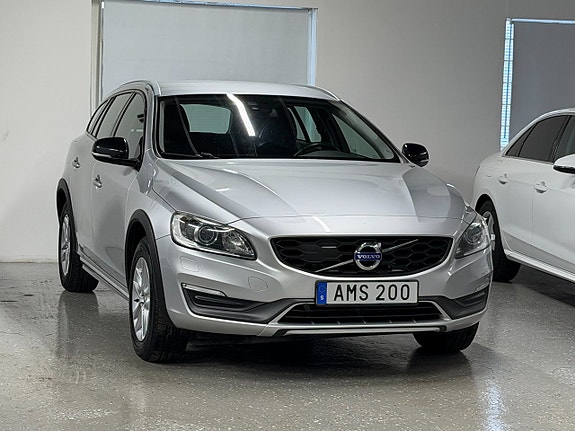 Volvo V60 Cross Country 4 of 5