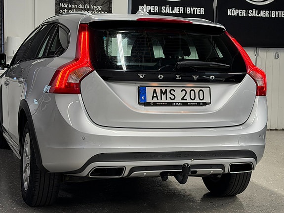 Volvo V60 Cross Country 8 of 27