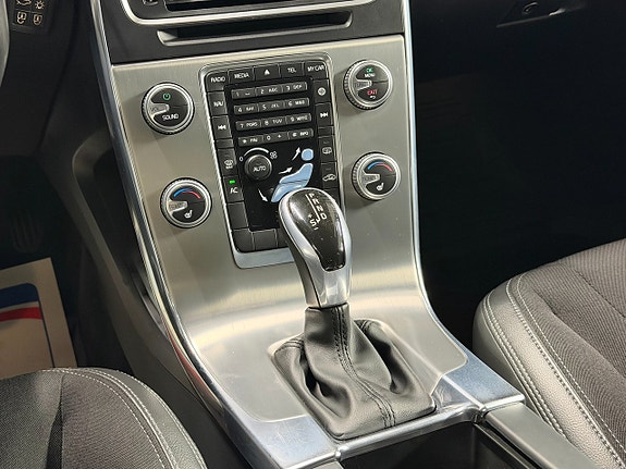Volvo V60 Cross Country 17 of 27