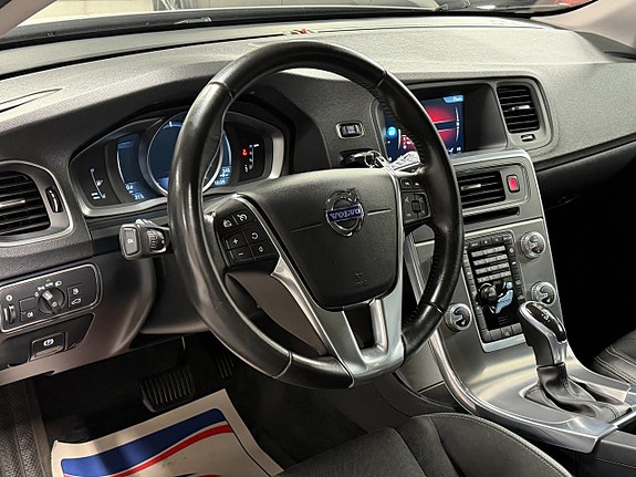 Volvo V60 Cross Country 11 of 27