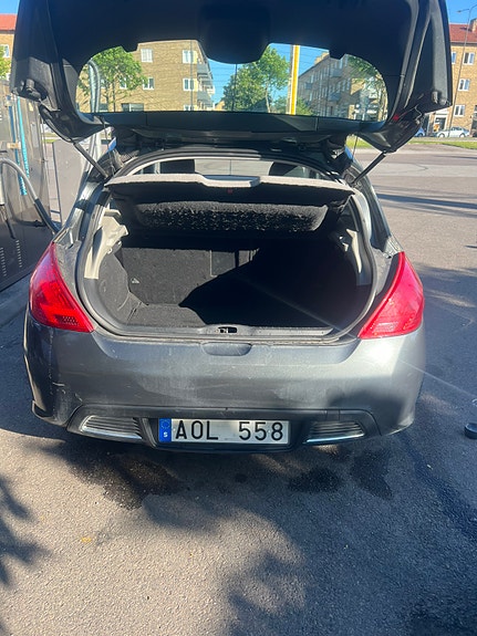 Peugeot 308 3 of 5