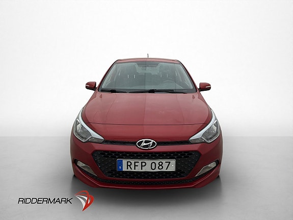 Hyundai i20 2 of 5