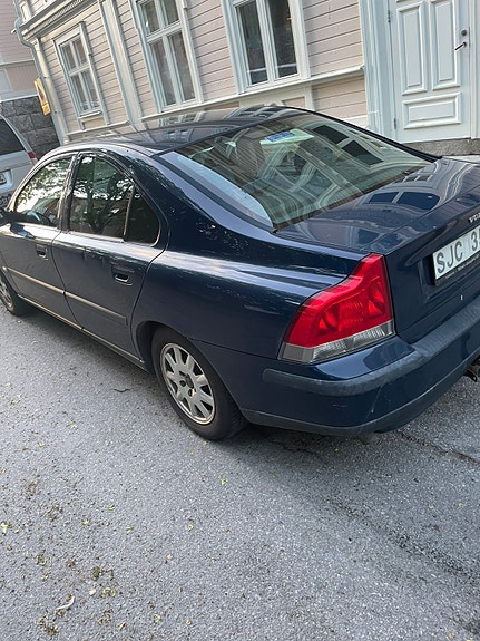 Volvo S60 3 of 5